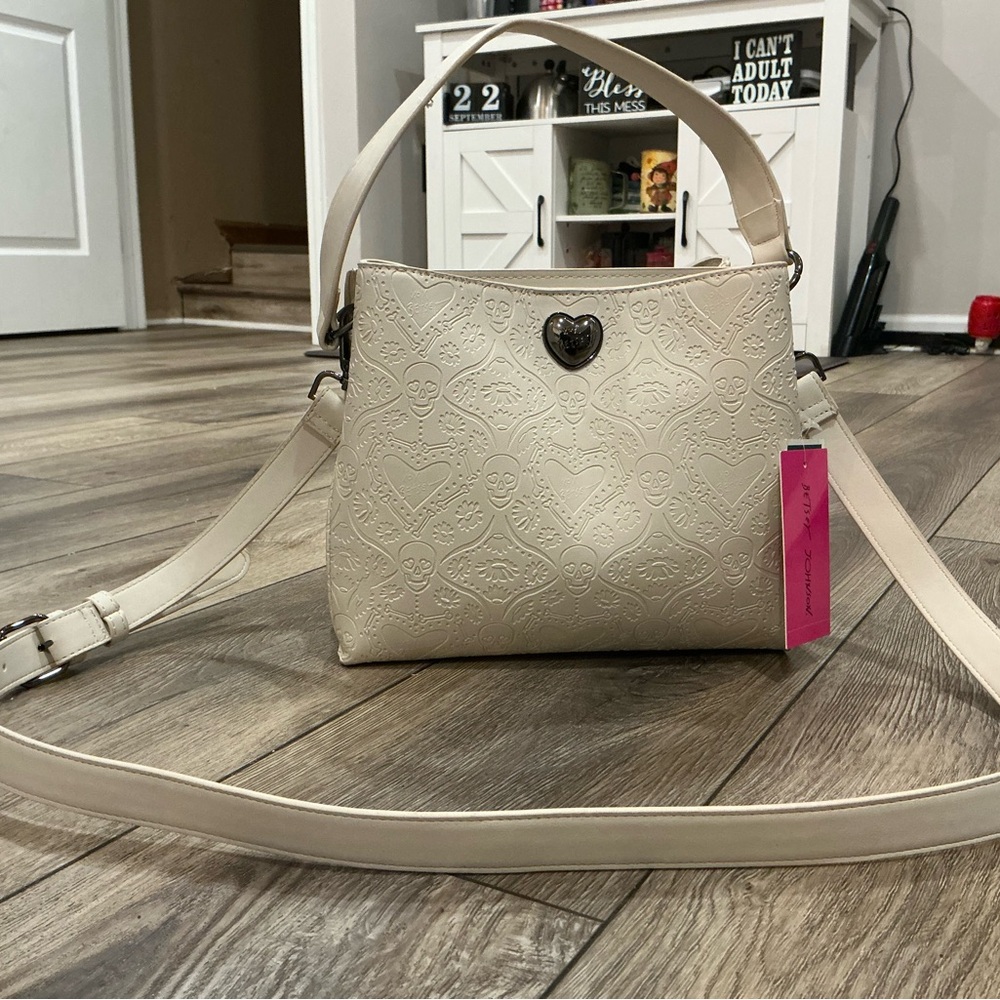 NWT Cream Heart and skull patterned Betsey Johnson two way bag